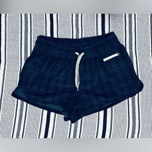women’s vuori running shorts. size small.